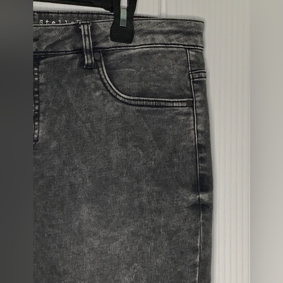 Frankie & Stella - Grey Wash High Rise Jeans - Size 18W - Picture 6 of 13